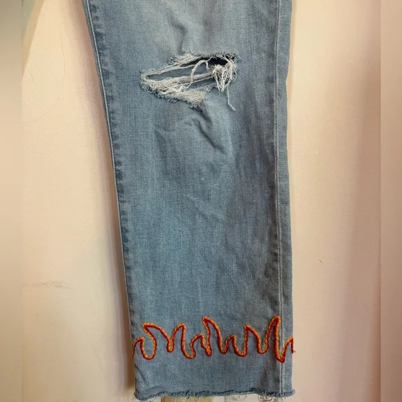 Hand Embroidered Flames Hem Jeans ❤️‍🔥 - Picture 3 of 8